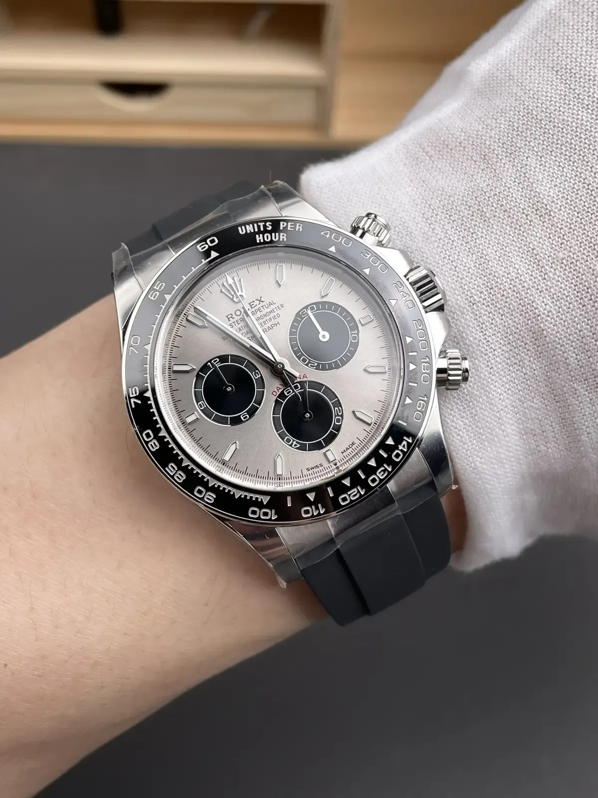 98%还原！C厂劳力士水泥灰迪深度评测：一眼辨真假