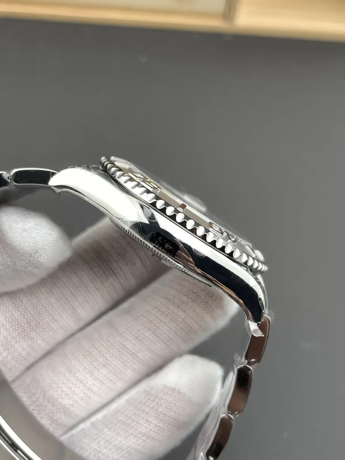 VS厂劳力士灰游艇深度测评：细节对比正品差距到底有多大？