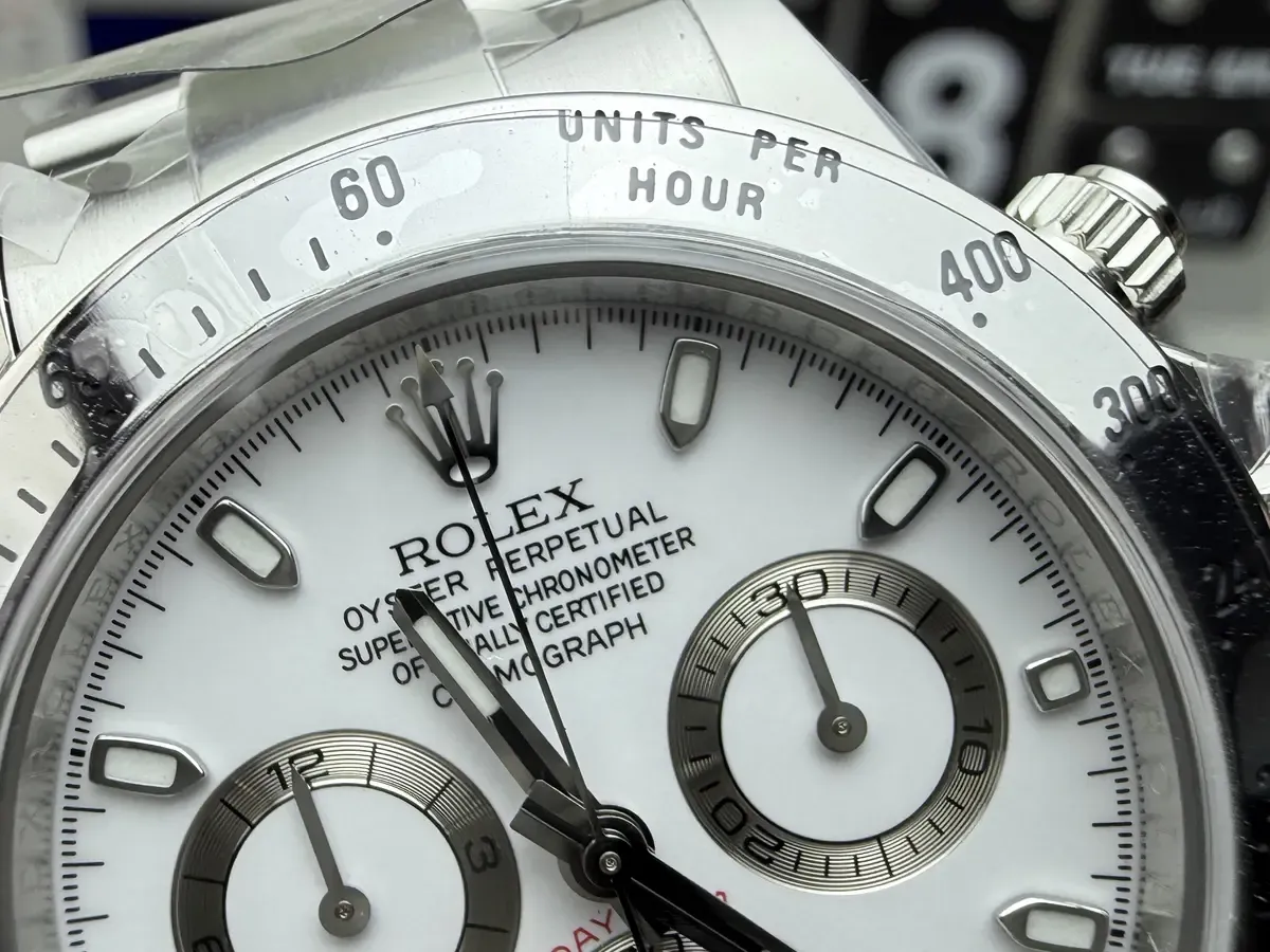 C厂迪通拿白钢迪4130机芯做工评测：天花板级别的复刻传奇！