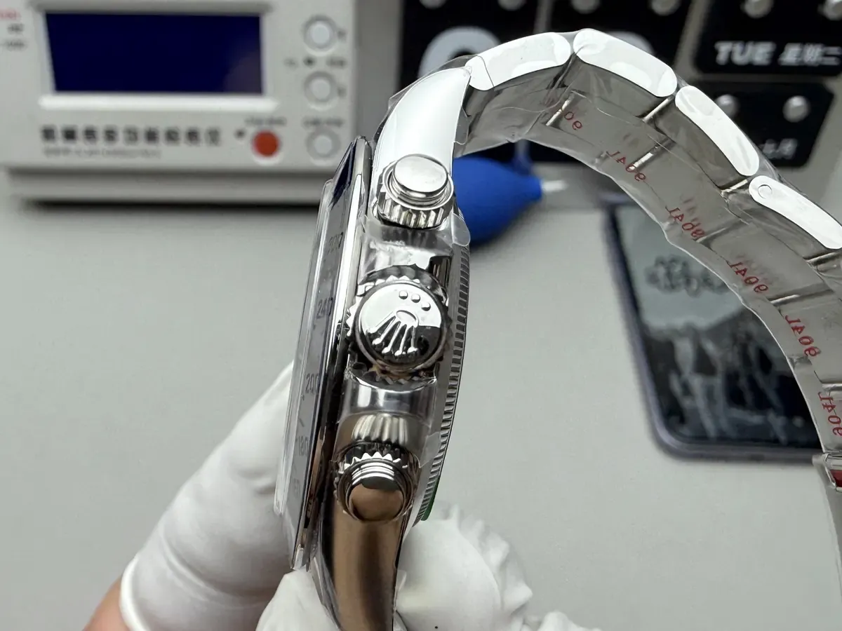 C厂迪通拿白钢迪4130机芯做工评测：天花板级别的复刻传奇！