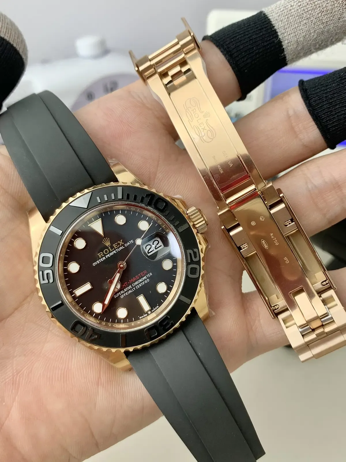 新手必看：C厂金游艇3235机芯做工到底多顶？