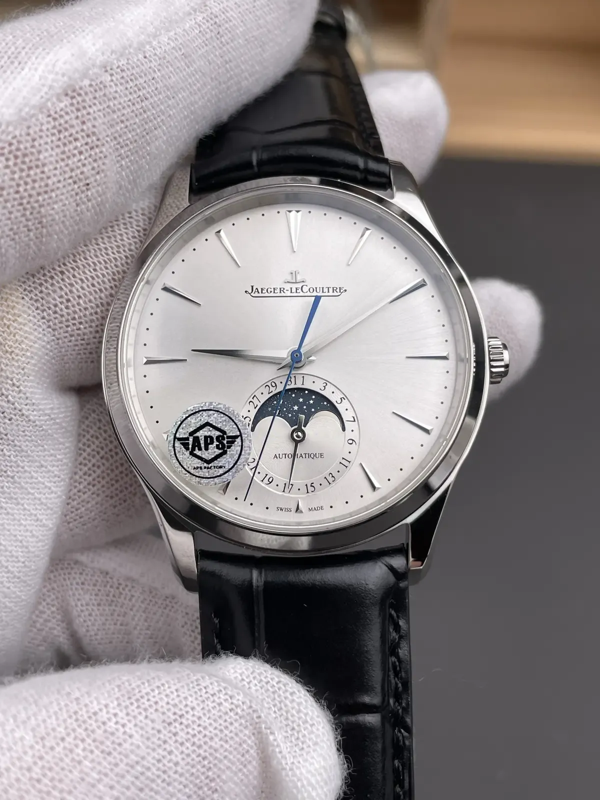 925机芯+折叠扣，表城品鉴告诉你升级APS月相大师值不值