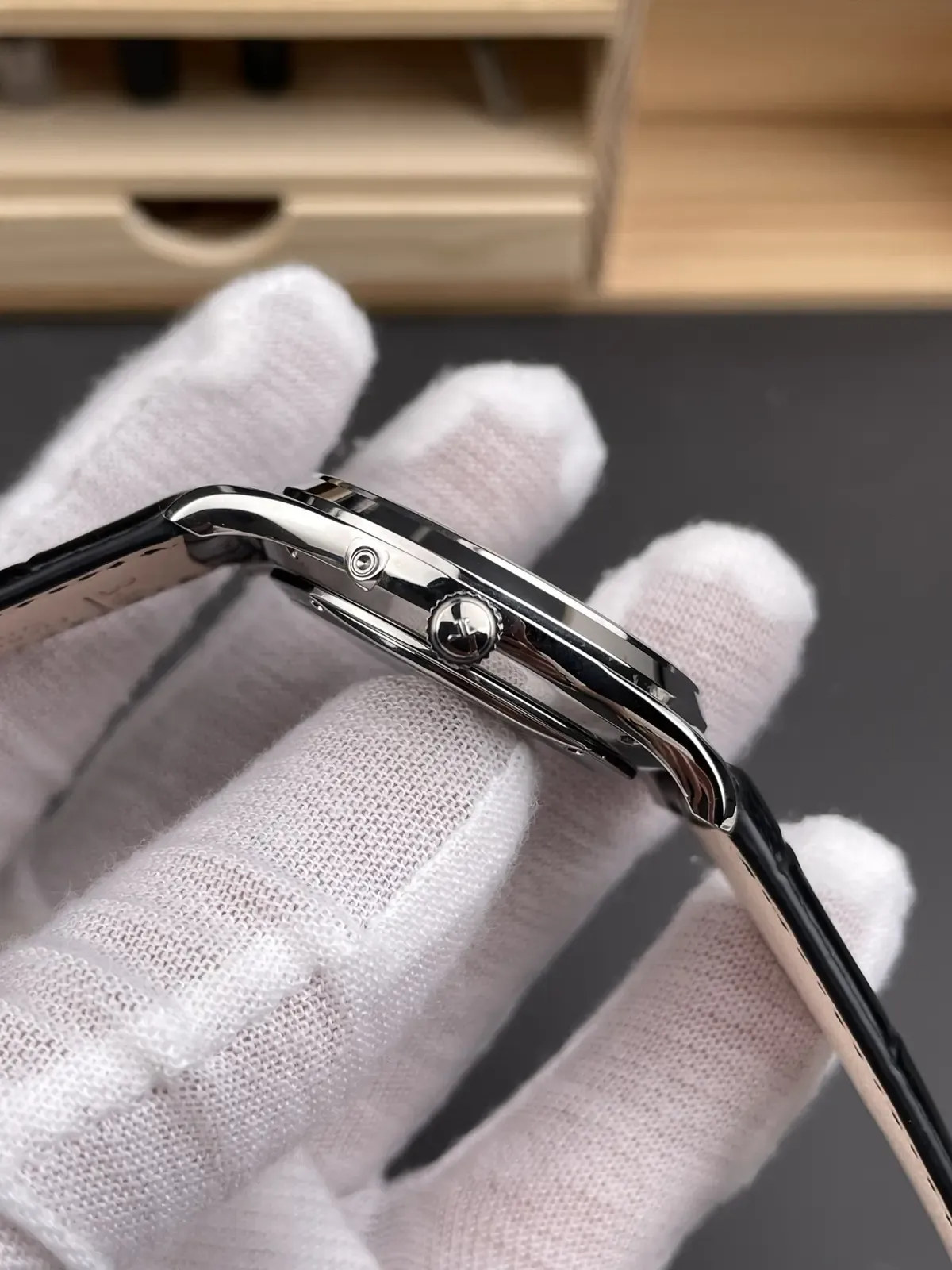 925机芯+折叠扣，表城品鉴告诉你升级APS月相大师值不值