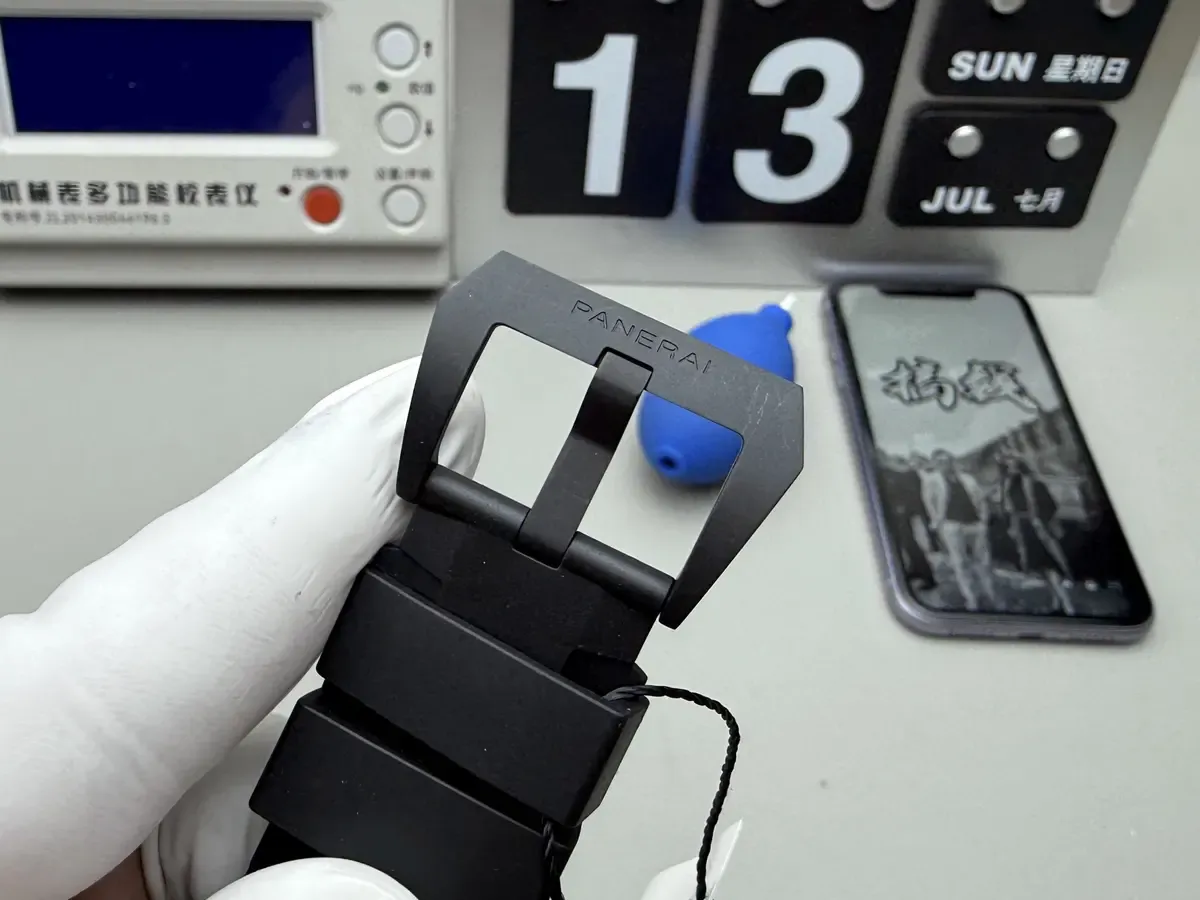 47mm碳纤维巨兽！毒评VS沛纳海PAM616三招秒辨真伪