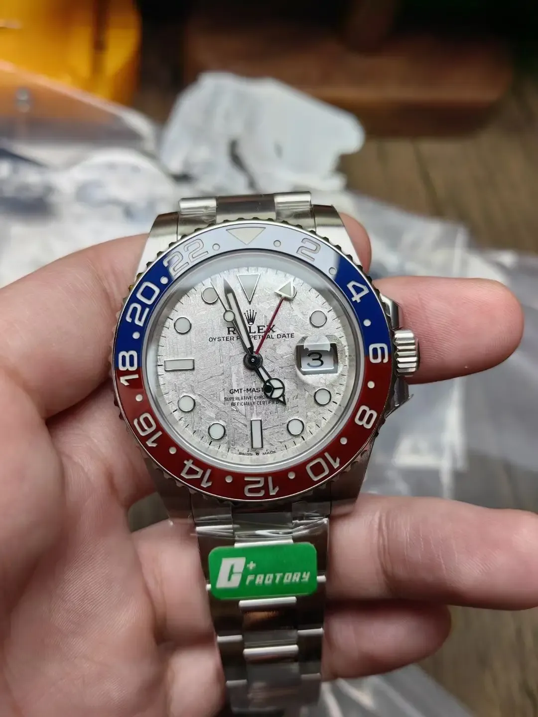 140g白金质感？C+劳力士陨石格林尼治：重量、色差一次说清