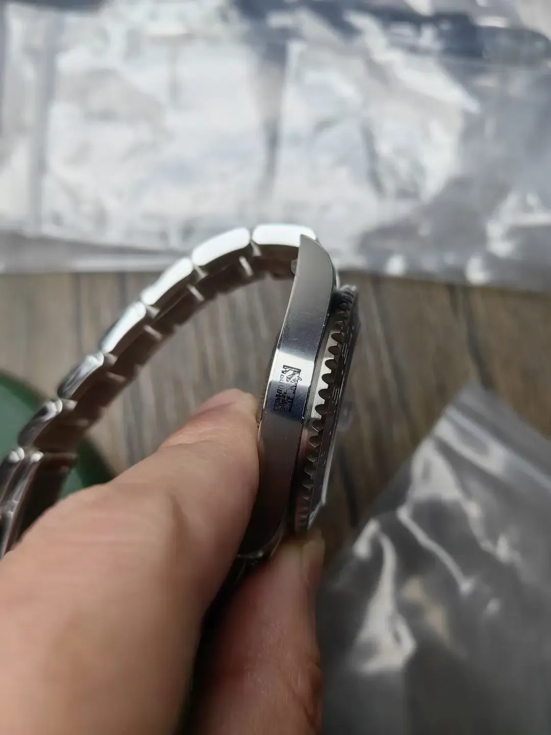 140g白金质感？C+劳力士陨石格林尼治：重量、色差一次说清