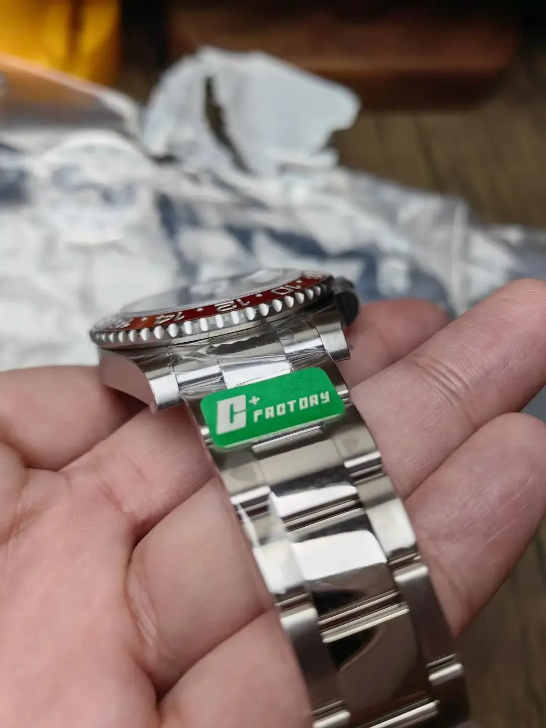 140g白金质感？C+劳力士陨石格林尼治：重量、色差一次说清