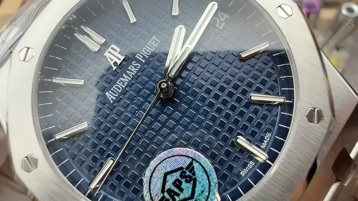 中轴、表扣、机芯一步到位：APS爱彼15500ST值不值得冲