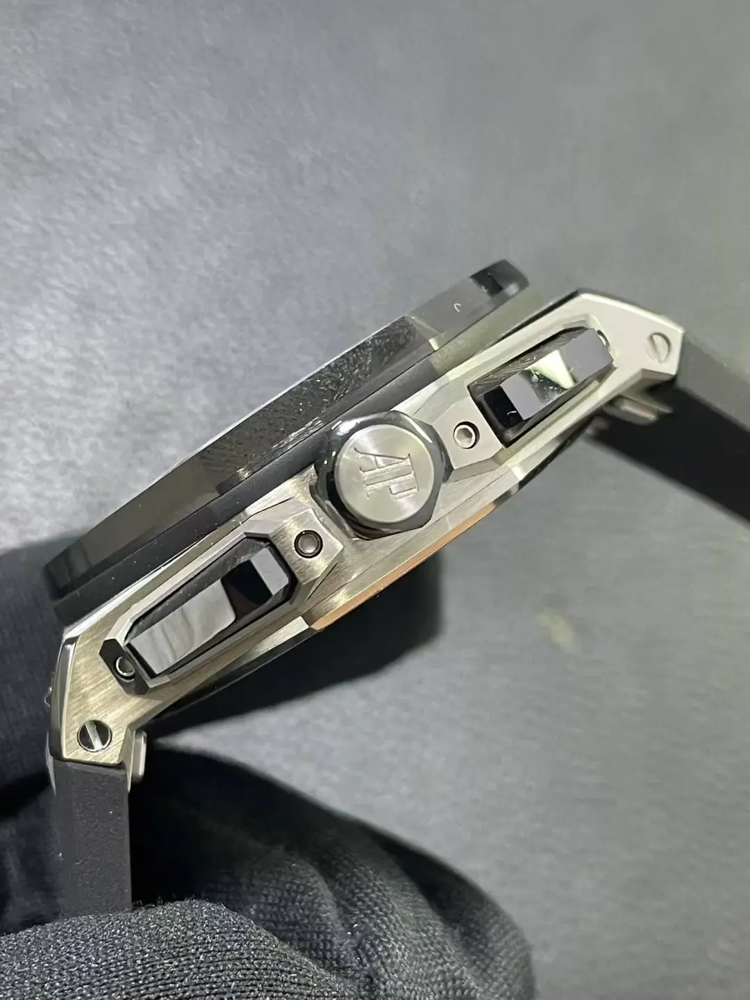 95%还原度！APS皇家橡树26420对比原装差距有多大