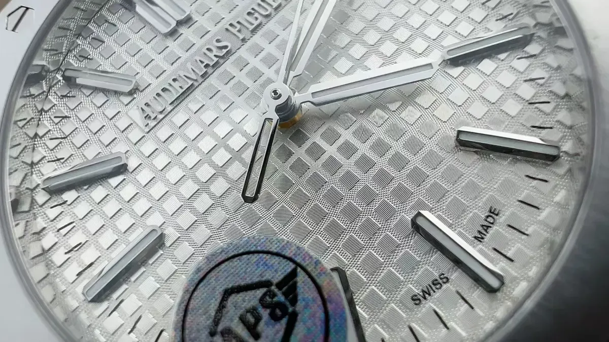 万元级复刻新王诞生？APS厂爱彼15510 VS 正品全维度横评