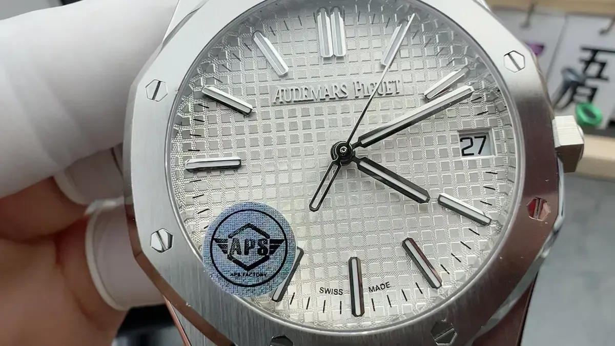 万元级复刻新王诞生？APS厂爱彼15510 VS 正品全维度横评