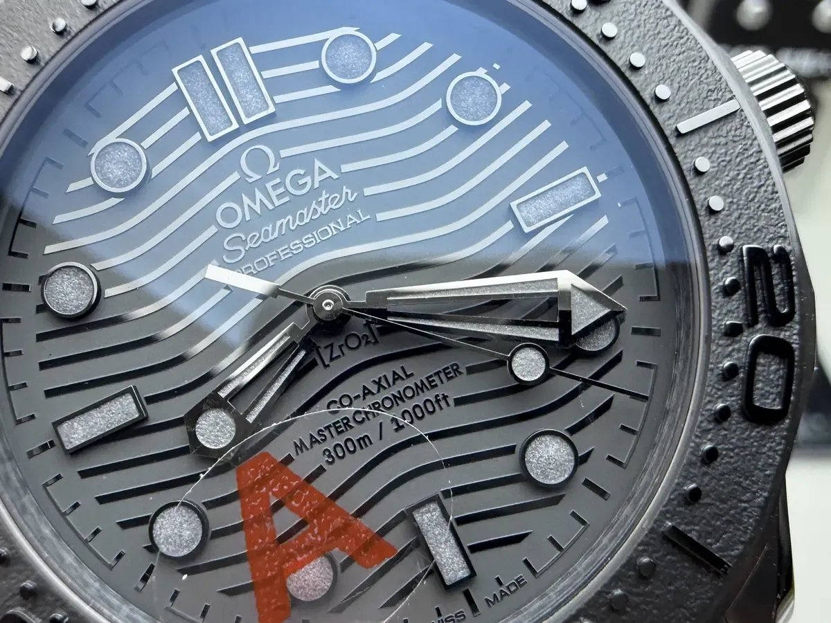 VS厂海马300墨黑陶瓷壳一体机芯评价好不好？