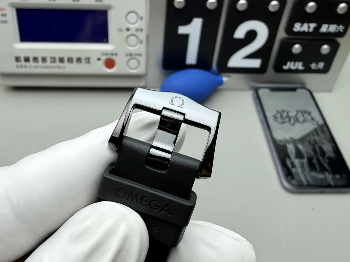 VS厂海马300墨黑陶瓷壳一体机芯评价好不好？