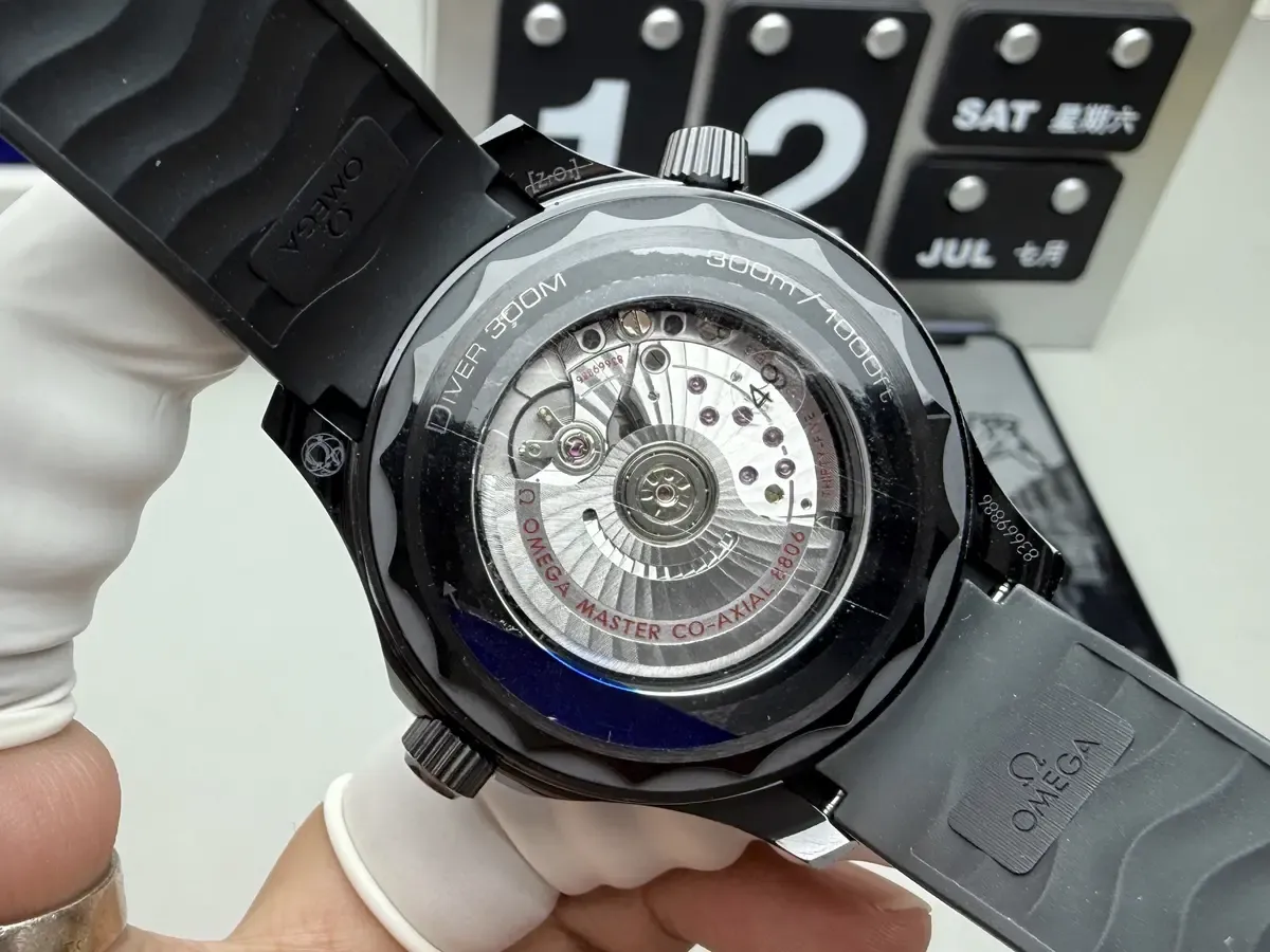 VS厂海马300墨黑陶瓷壳一体机芯评价好不好？