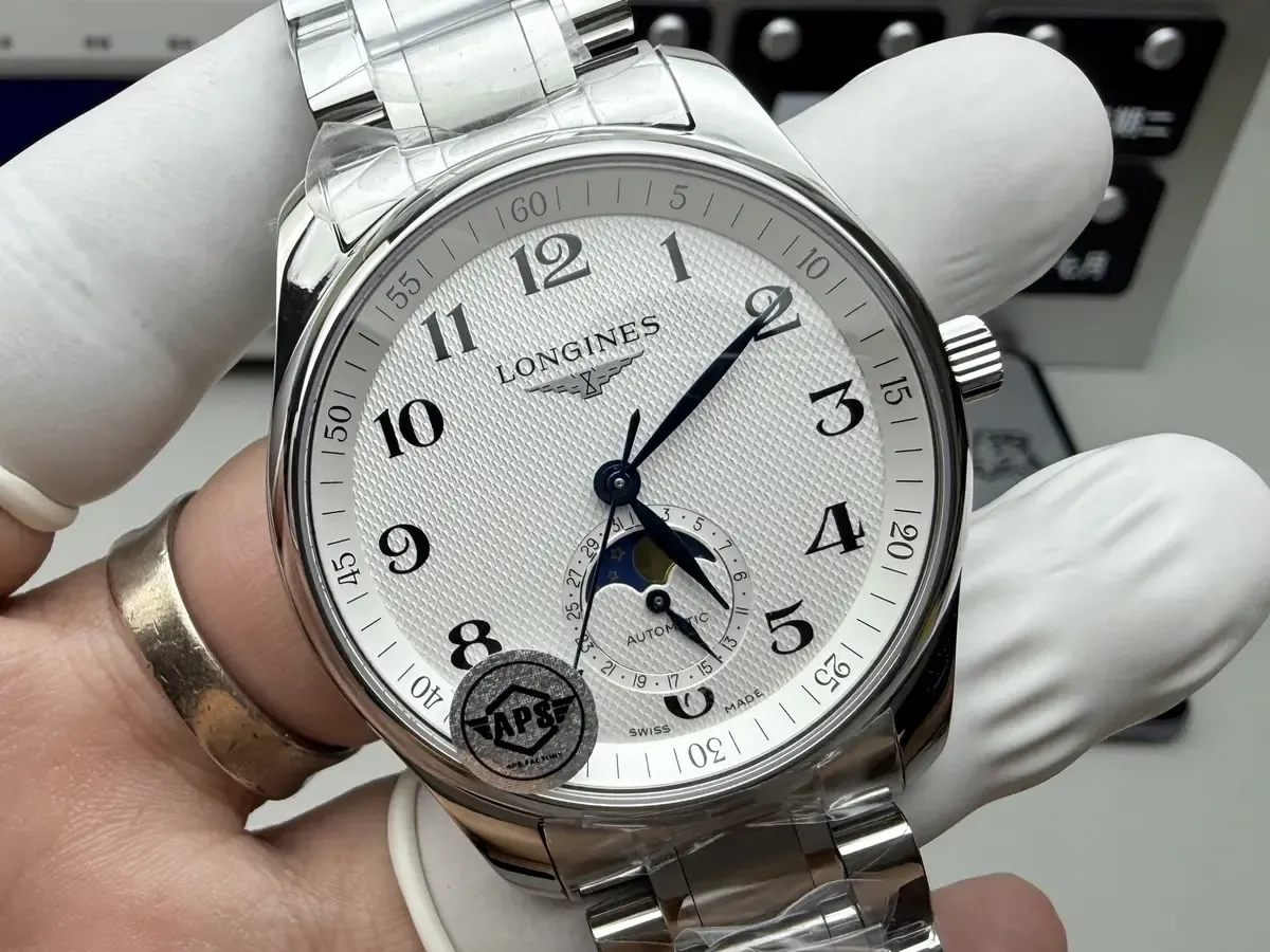 想买APS厂浪琴四针月相？先看看有无破绽！