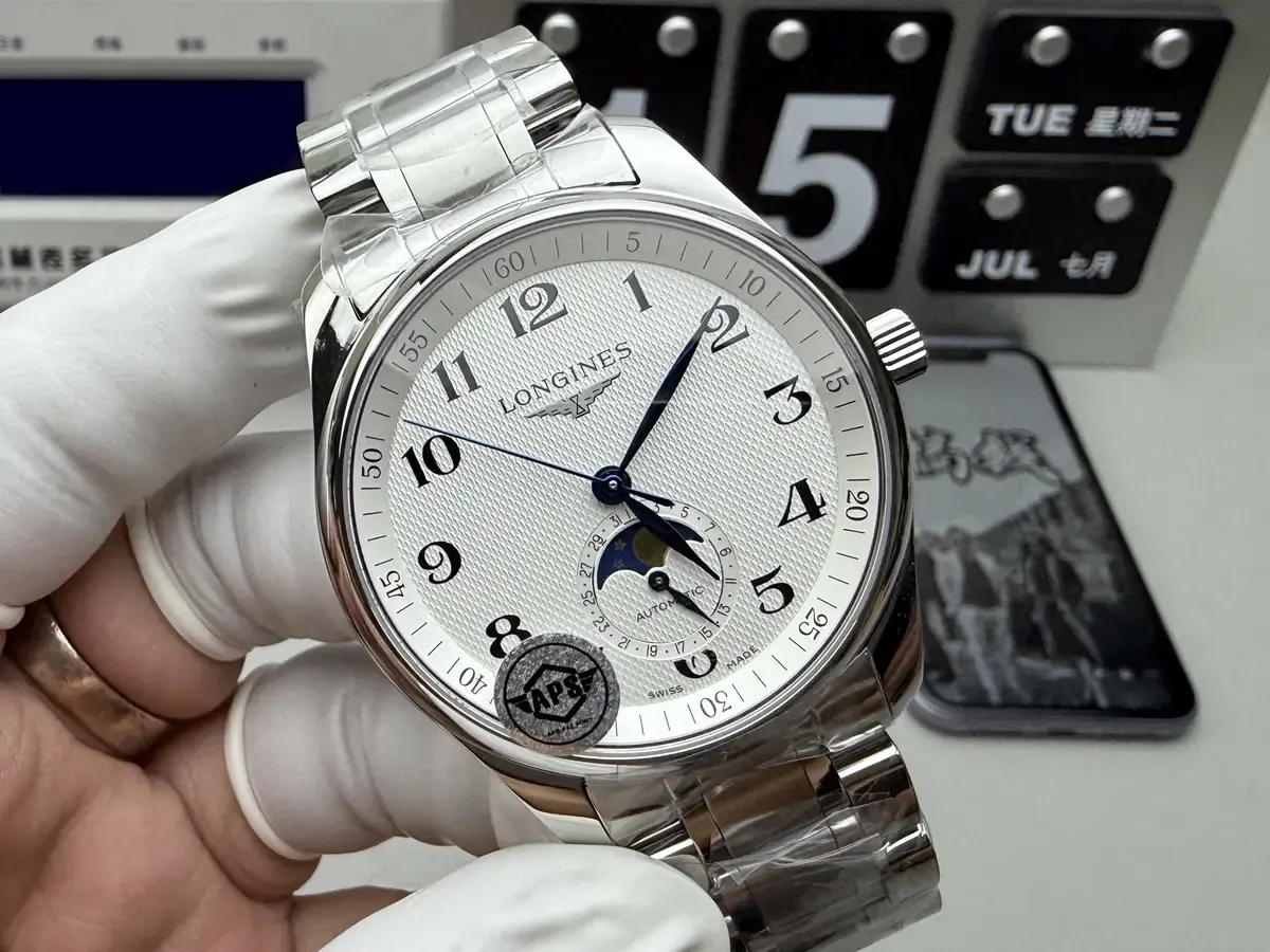 想买APS厂浪琴四针月相？先看看有无破绽！