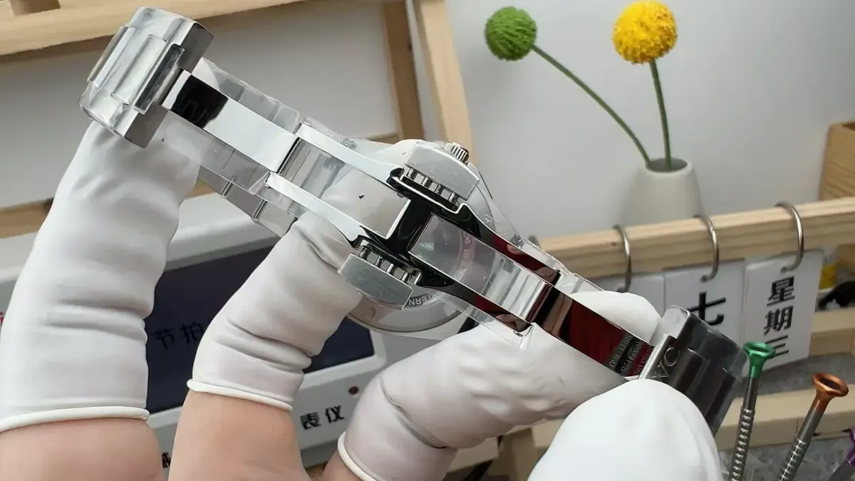 v7厂万国工程师购买攻略及技巧（教您如何辨别）