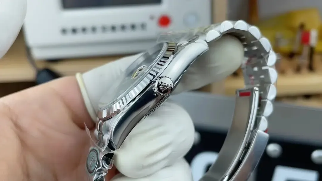 C厂劳力士日志绿萝对比VS厂，机芯与真伪鉴别全解析