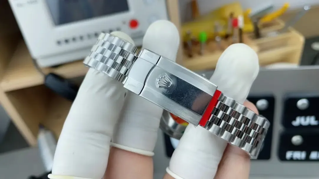 C厂劳力士日志绿萝对比VS厂，机芯与真伪鉴别全解析