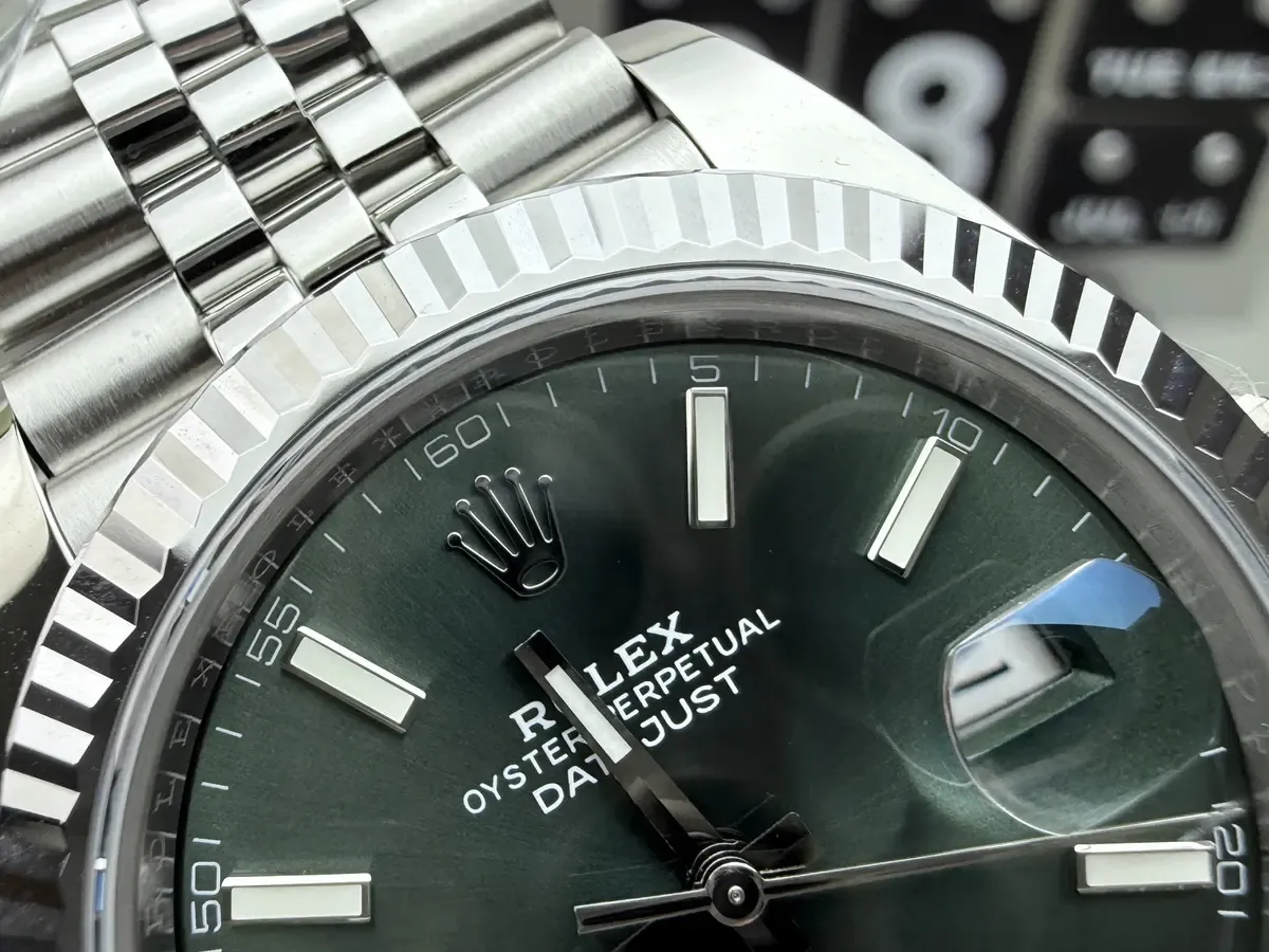 C厂劳力士日志和VS厂相比，哪个评价好一些？