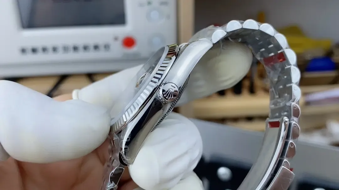 VS厂日志36mm搭配3235机芯细节实测，能看出破绽吗