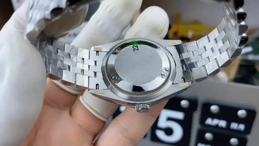 VS厂日志36mm搭配3235机芯细节实测，能看出破绽吗