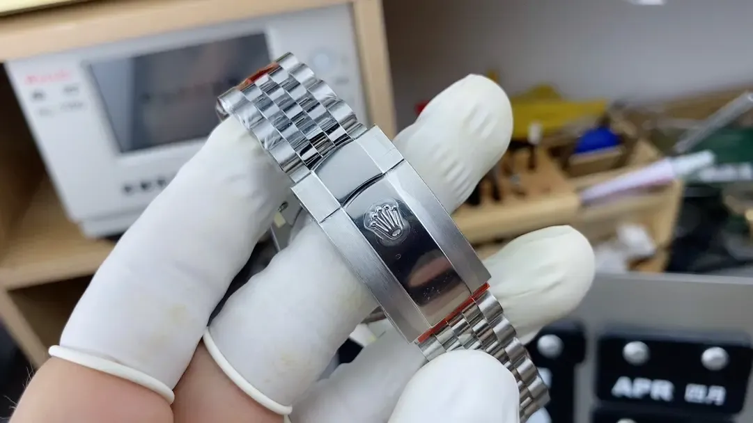 VS厂日志36mm搭配3235机芯细节实测，能看出破绽吗