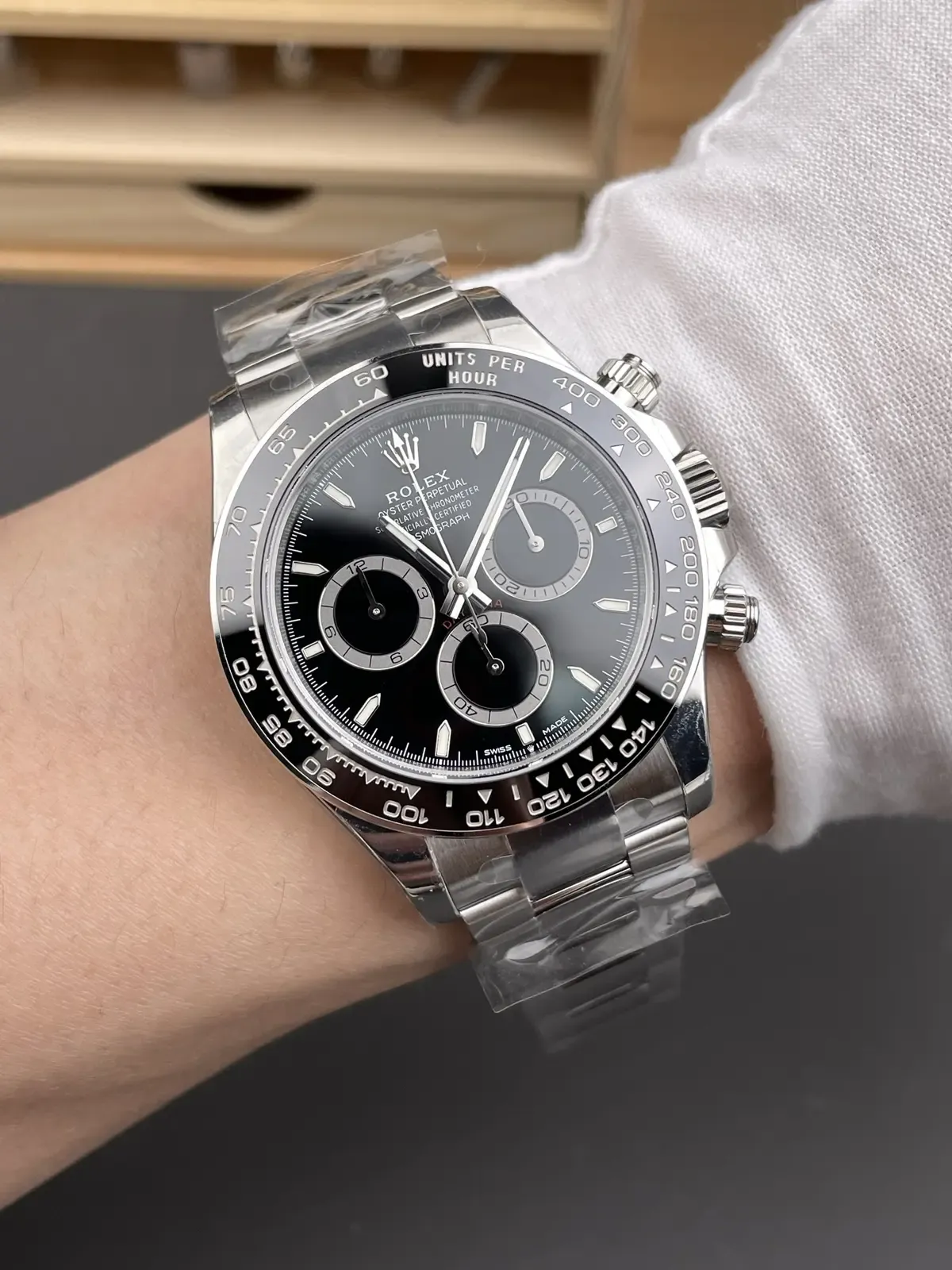 C厂迪通拿新款黑陶迪4131机芯和原版相比，有何区别？