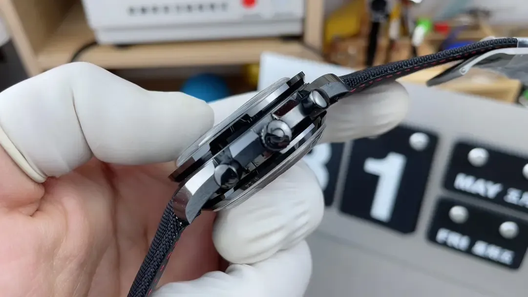 om厂欧米茄超霸月之暗面是否值得购买（优缺点详解）