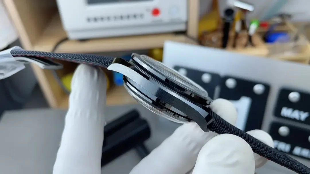 om厂欧米茄超霸月之暗面是否值得购买（优缺点详解）