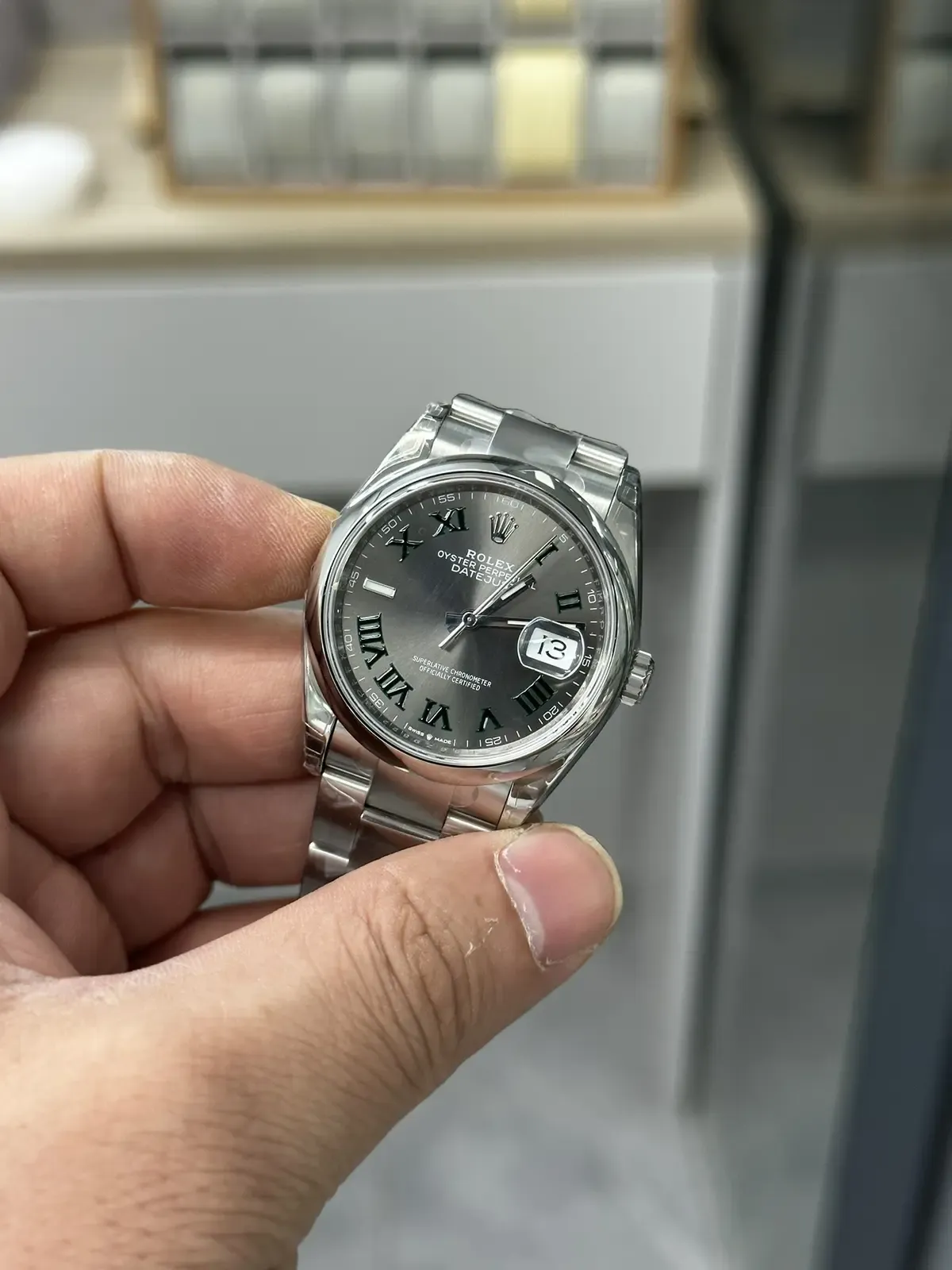 VS劳力士日志光圈绿萝做工细节值得入手吗