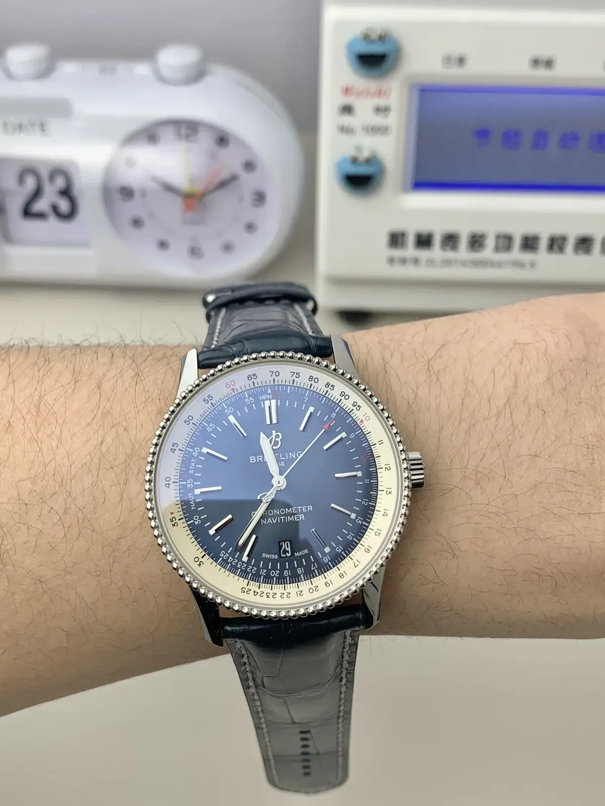 V7厂百年灵航空计时1系列蓝面做工细节全解析