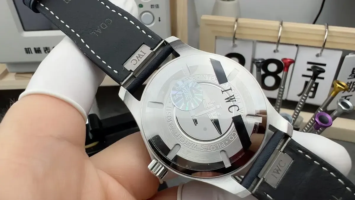 V7厂万国马克20对比马克18有什么区别?