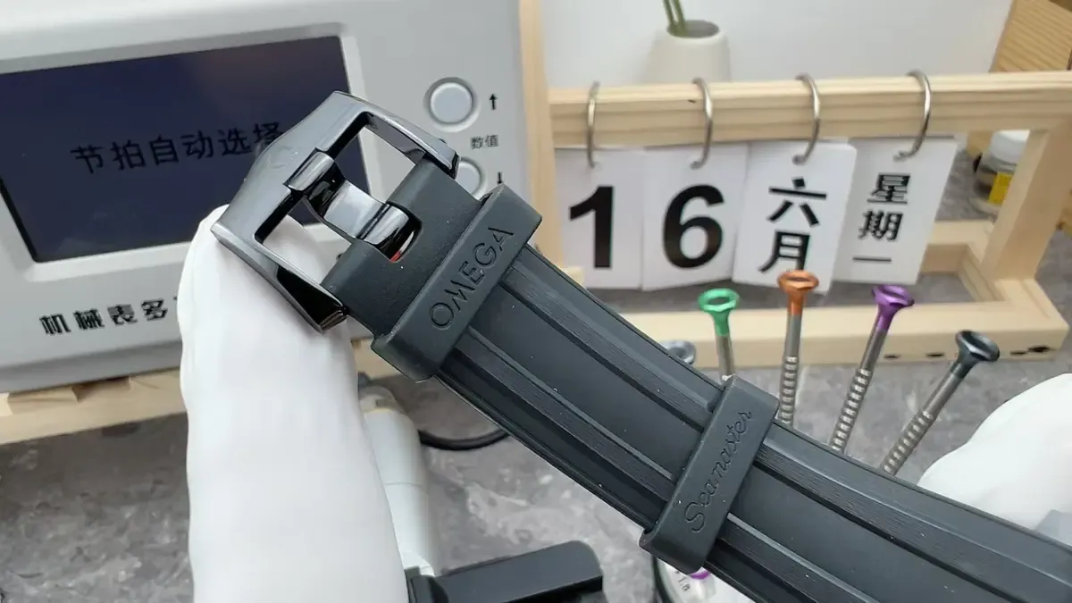 VS厂海马300墨黑陶瓷款能否称为天花板级别复刻？