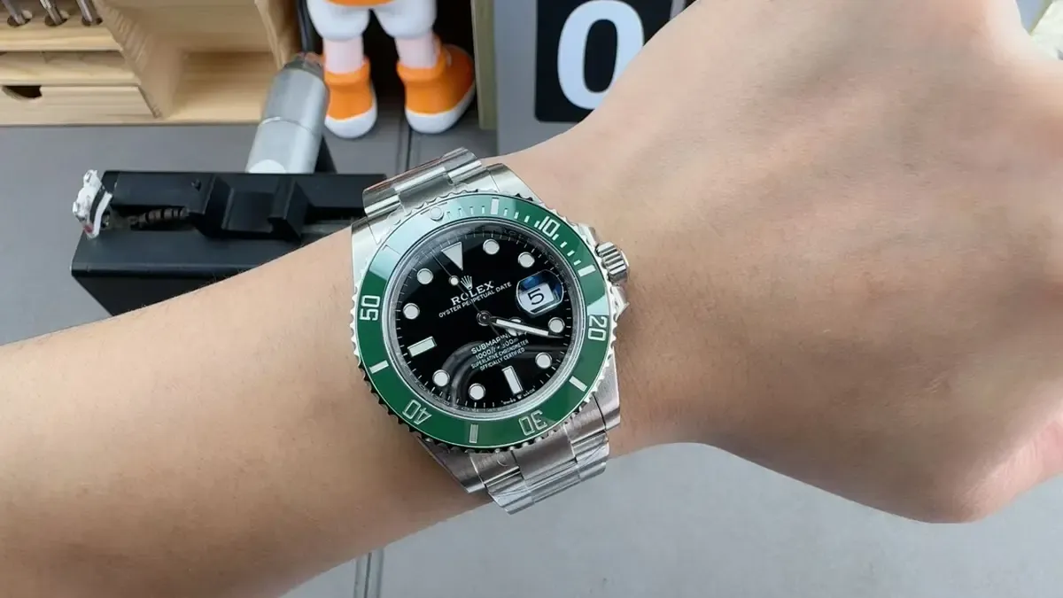 VS厂绿水鬼41mm丹东3235机芯对比正品，细节辨别差距大吗？