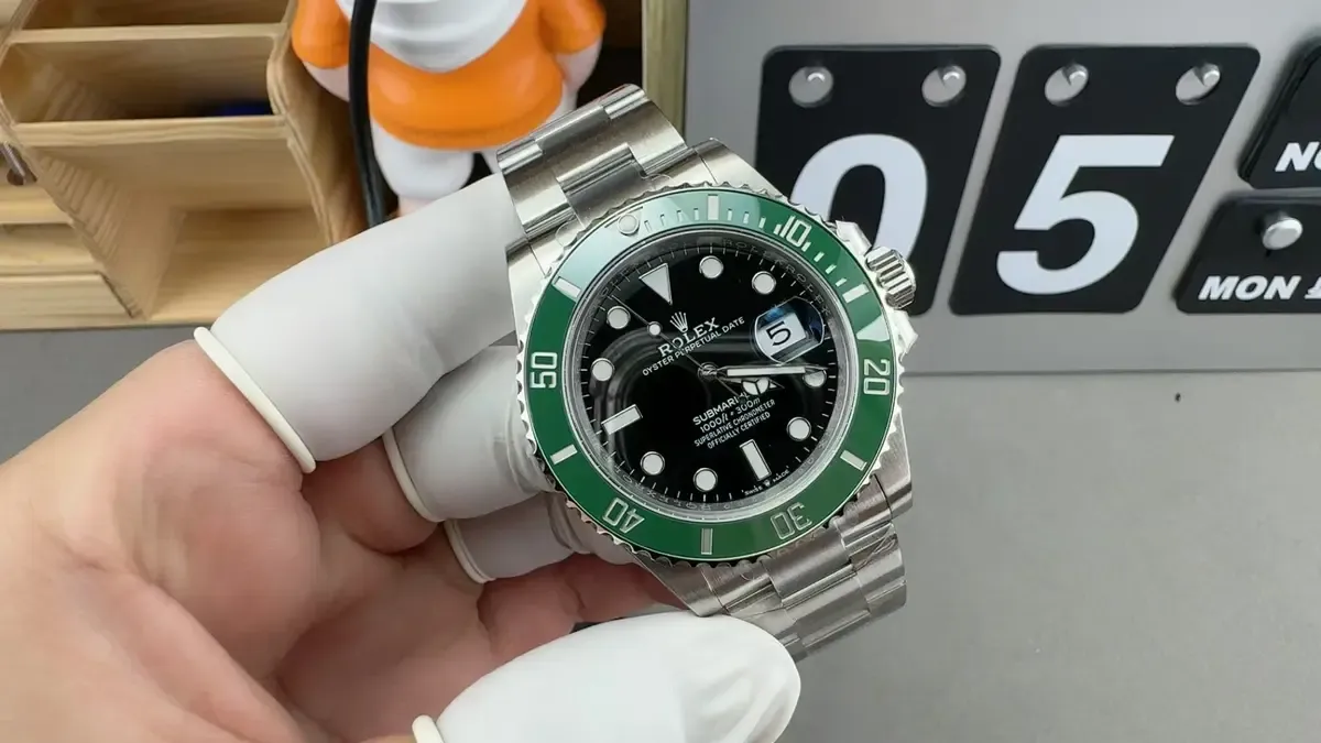 VS厂绿水鬼41mm丹东3235机芯对比正品，细节辨别差距大吗？