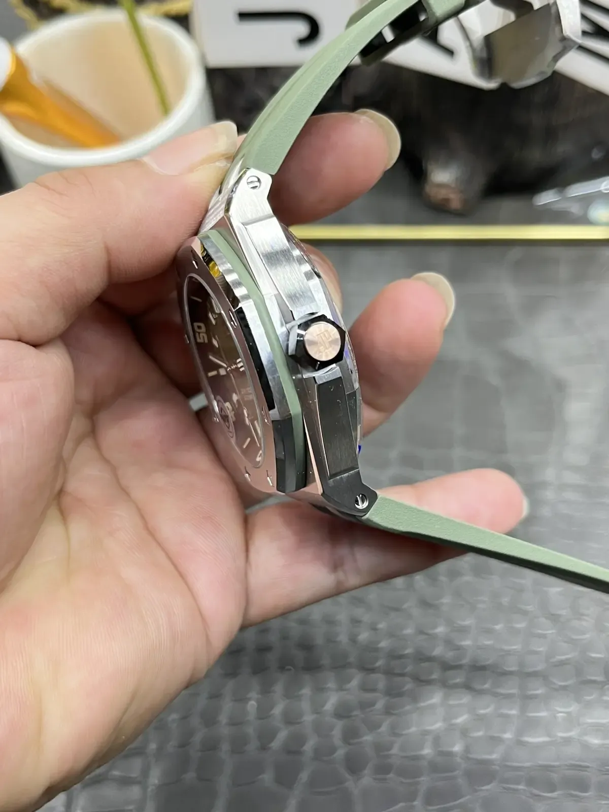 APS厂爱彼15720牛油果绿盘做工精细度如何？
