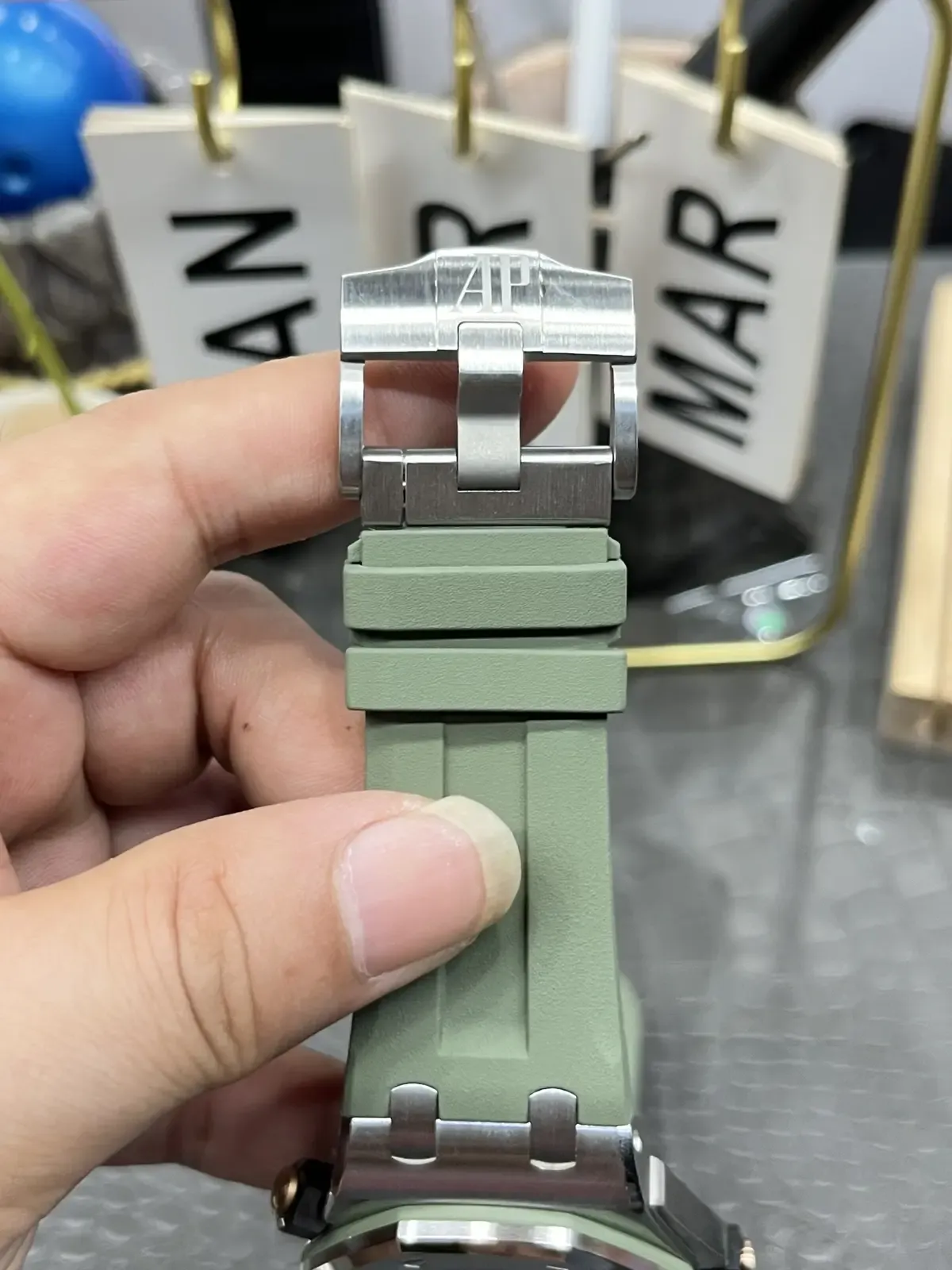 APS厂爱彼15720牛油果绿盘做工精细度如何？